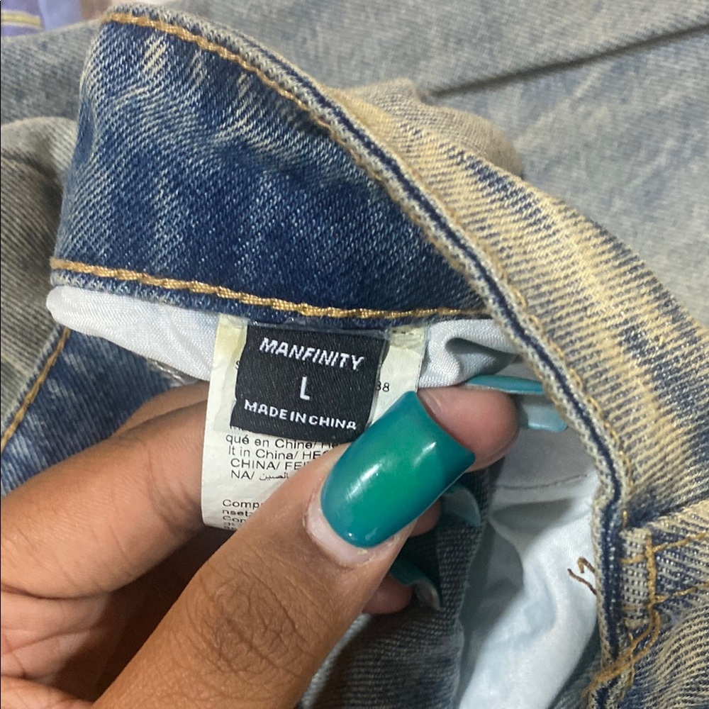 Distressed Two-Tone Jeans - Picture 2 of 4